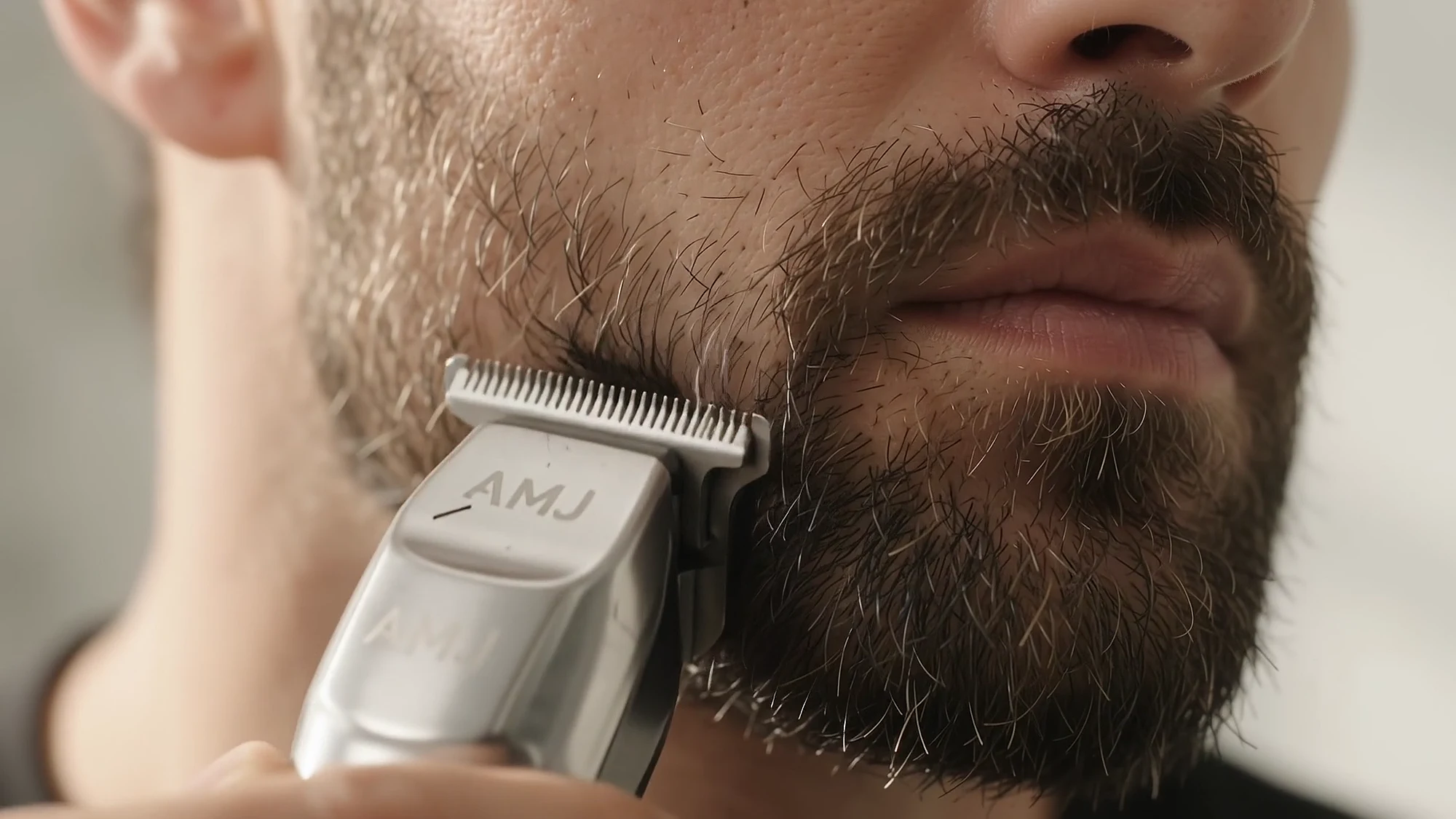 Trimming the cheek line